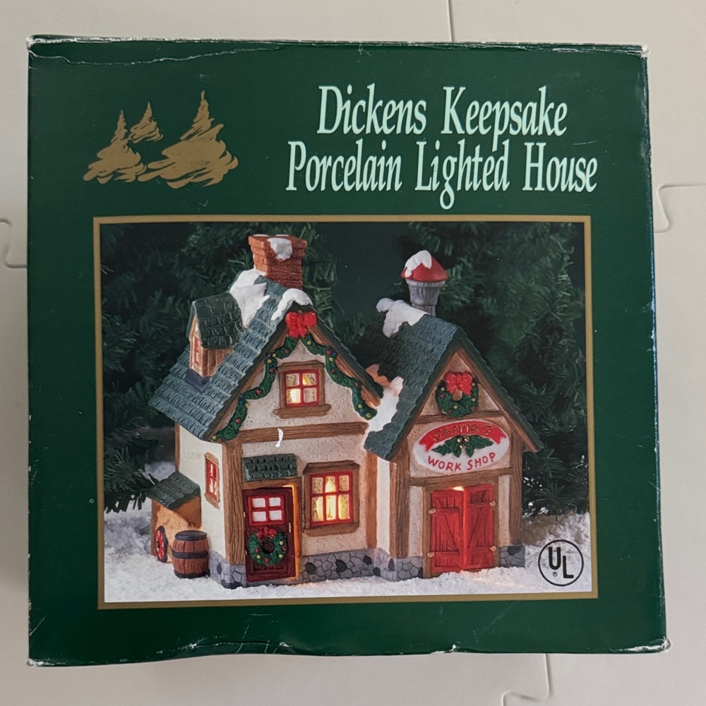 Dickens Keepsake Porcelain Lighted House